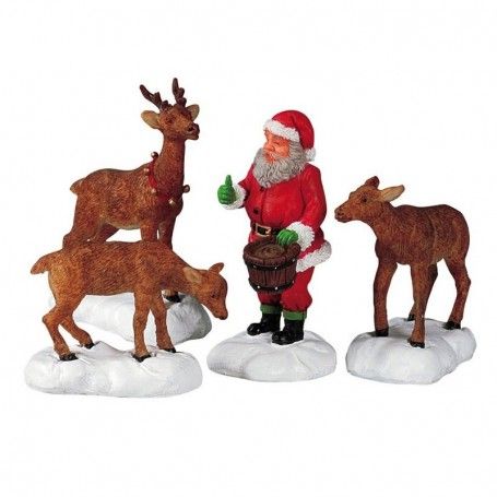 Santa Feeds Reindeer, Set Of 4 - Lemax 52146