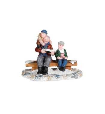 Grandpa telling a story - Luville 1113152