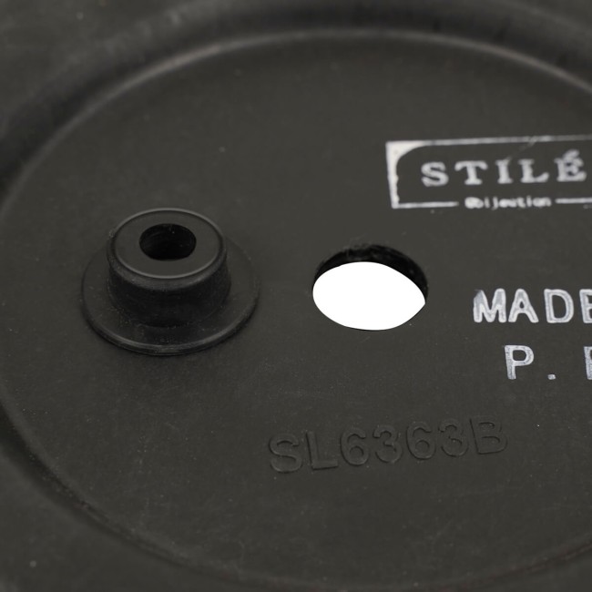Vaso in HDPE Beige con Finitura a Righe, Eleganza per Interni ed Esterni