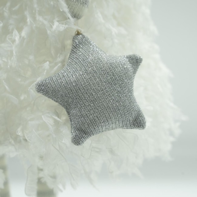 Bimba in Piedi con Cuore in Mano H.58 cm