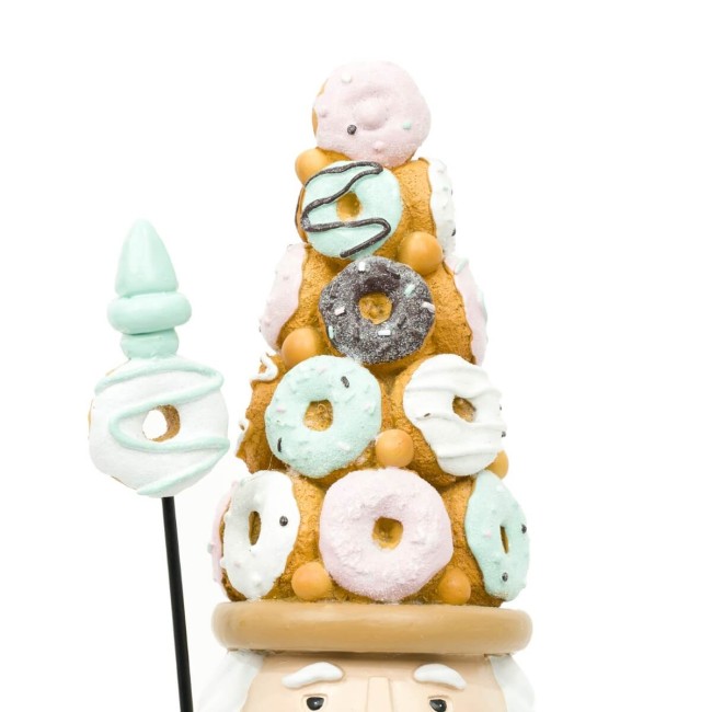 Schiaccianoci Natalizio con Cappello di Ciambelle H.33,5 cm